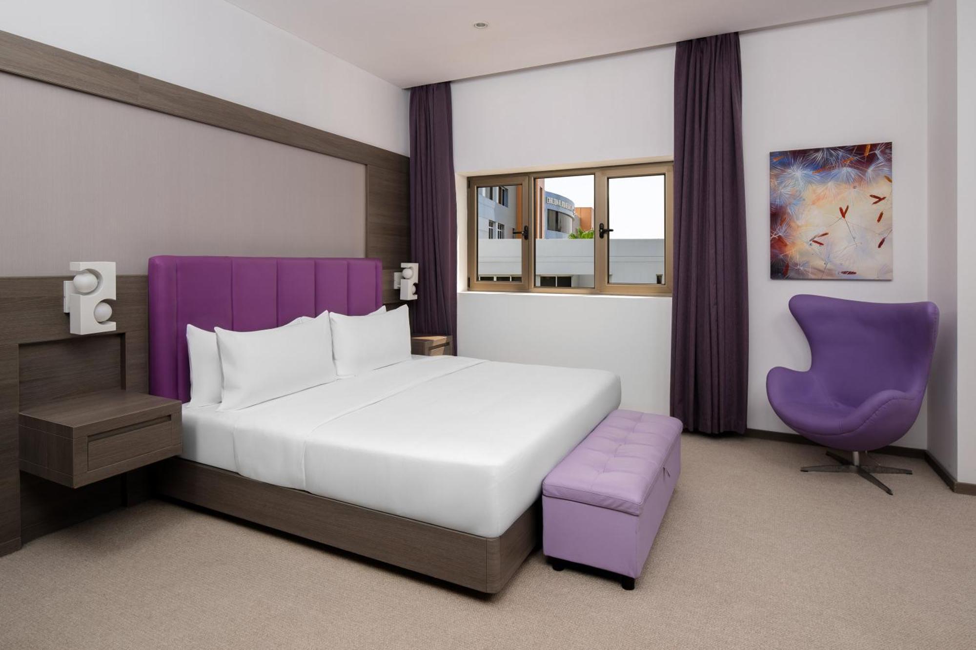 カールトン アル モアイベッド ホテル ダンマーム エクステリア 写真 A bedroom at the hotel